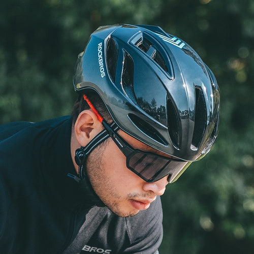 Aerodynamic design - Race Bike Helmet 🚴‍♀️